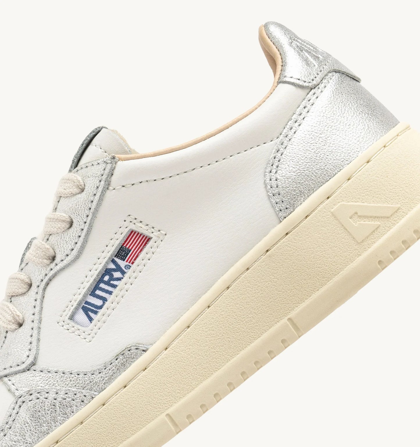 Medalist Low Bicolor Sneaker