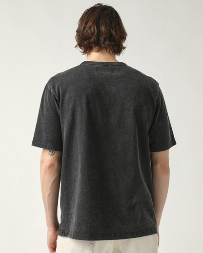 Camiseta teñida con tintes orgánicos