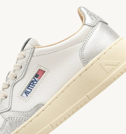 Medalist Low Bicolor Sneaker